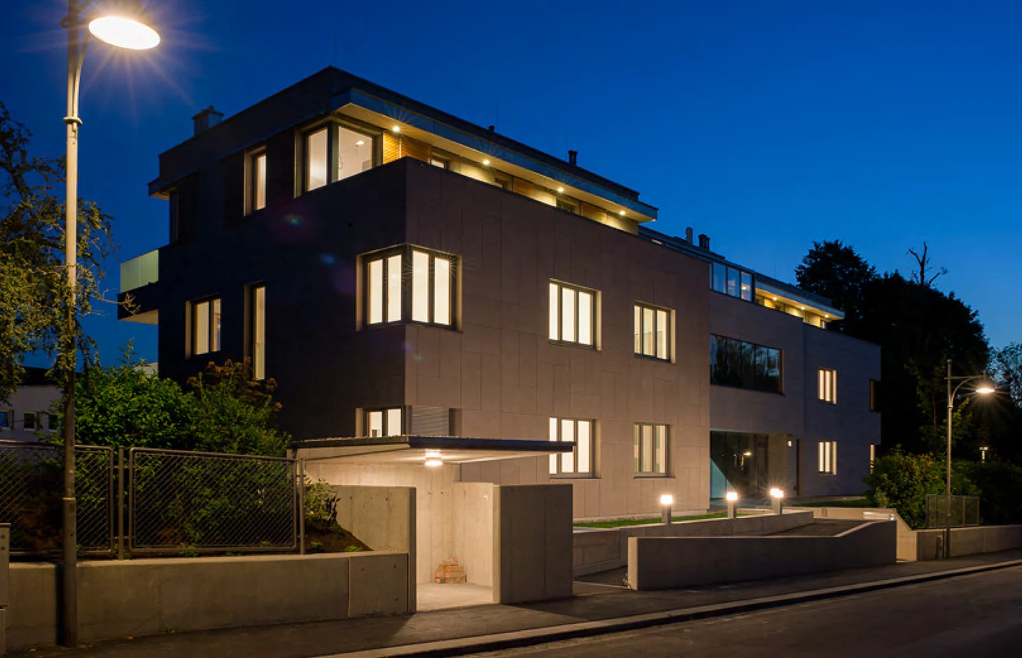 Wohnhaus am Abend